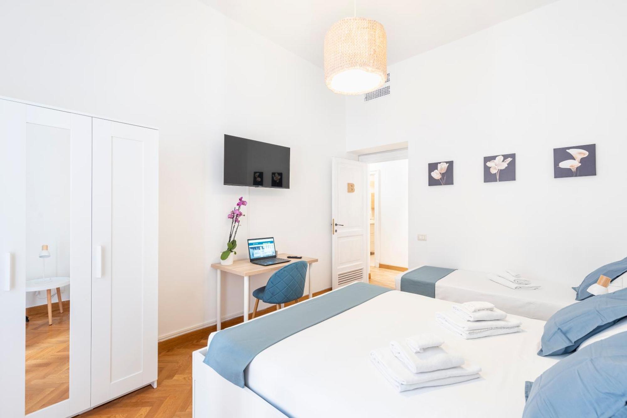 Hostly - Michelangelo Midtown-center Of Apartment Rom