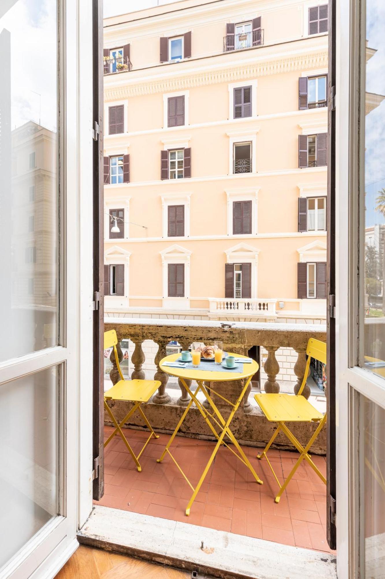 Hostly - Michelangelo Midtown-center Of Apartment Rom